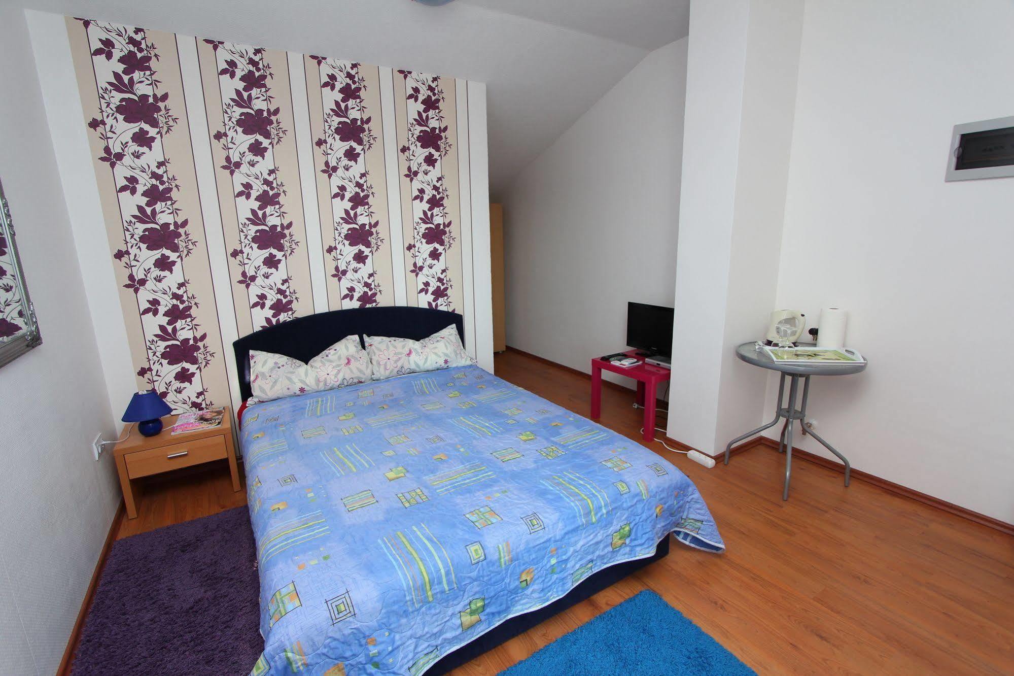 Rooms And Apartments Sally Rovinj Bagian luar foto