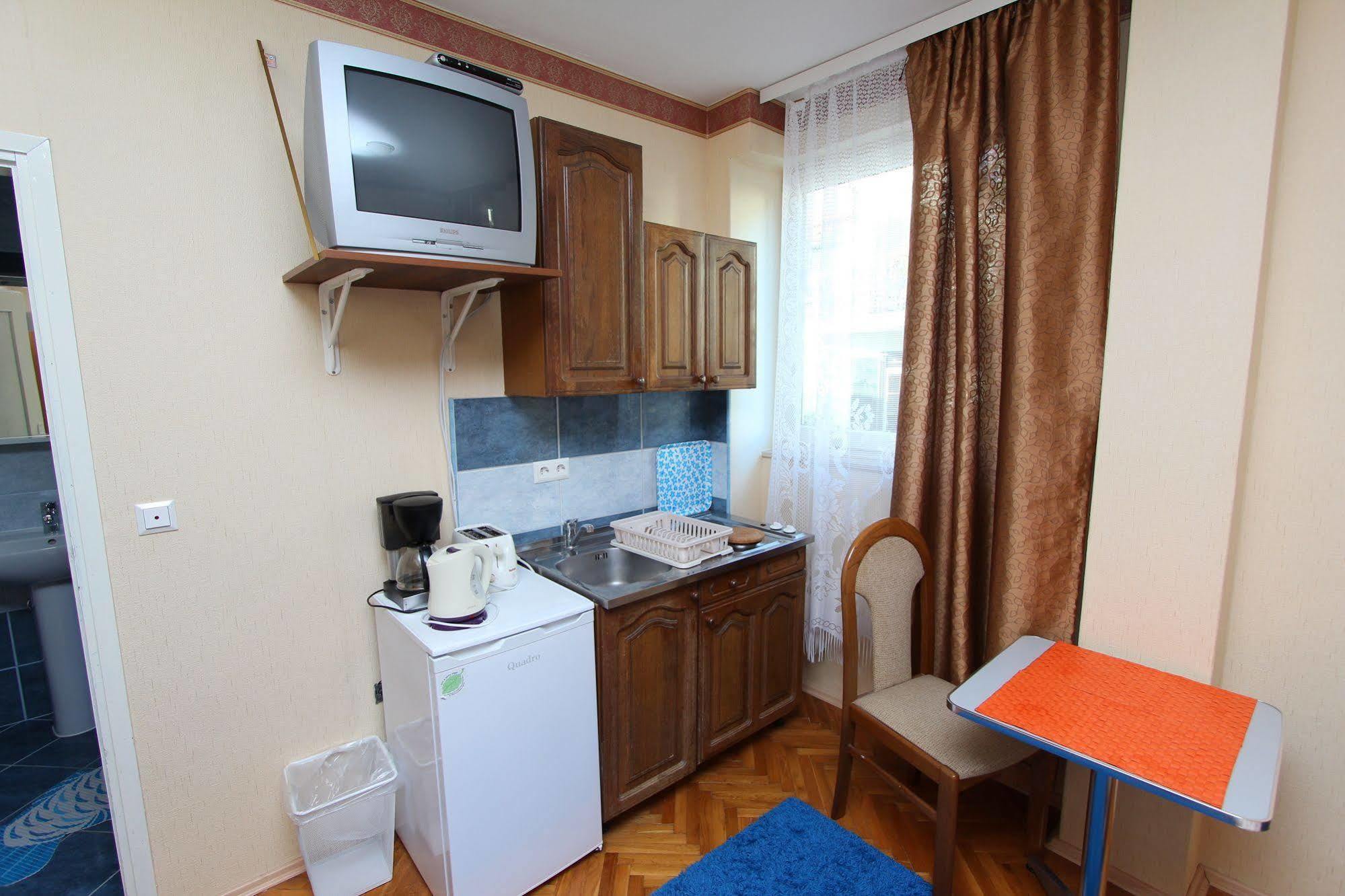 Rooms And Apartments Sally Rovinj Bagian luar foto